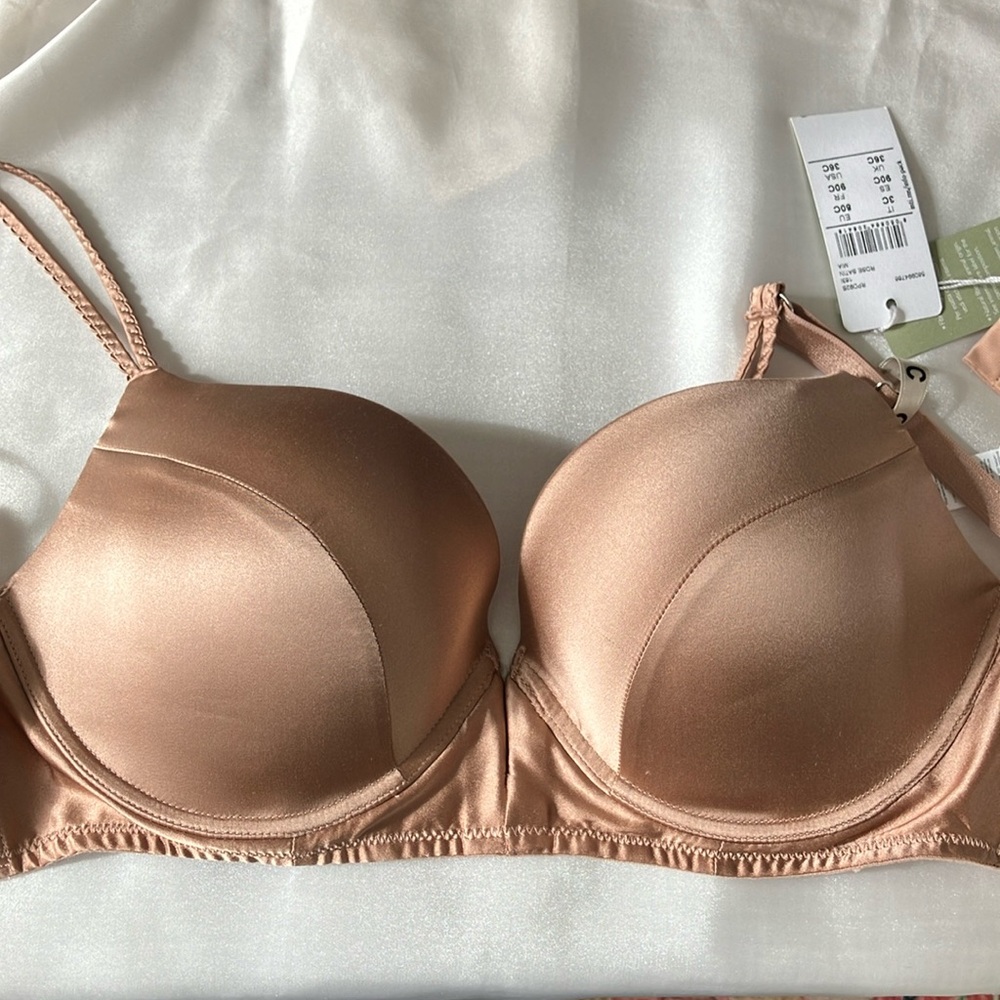 Intimissimi Italian SILK "Mia" style push up bra 
color "Rose Satin"
Size 36C